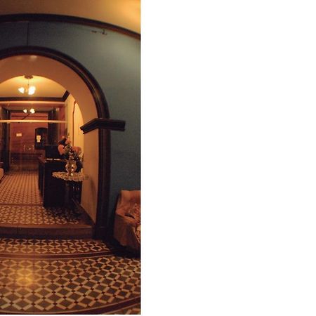 Casa Solariega Hostal B&Bスクレ エクステリア 写真