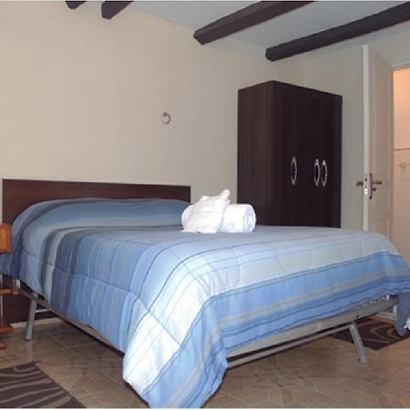 Casa Solariega Hostal B&Bスクレ エクステリア 写真