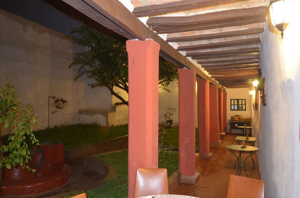Casa Solariega Hostal B&Bスクレ エクステリア 写真