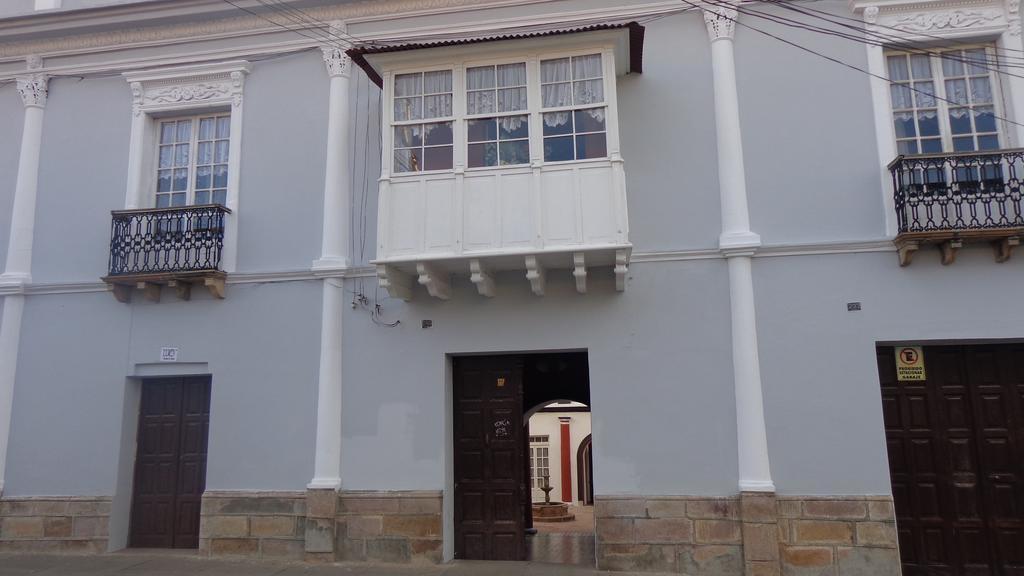 Casa Solariega Hostal B&Bスクレ エクステリア 写真